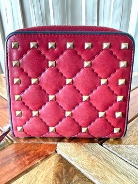 Valentino Garavani- Authentic 🍀 EUC/GUC Rockstud Red Leather Wallet